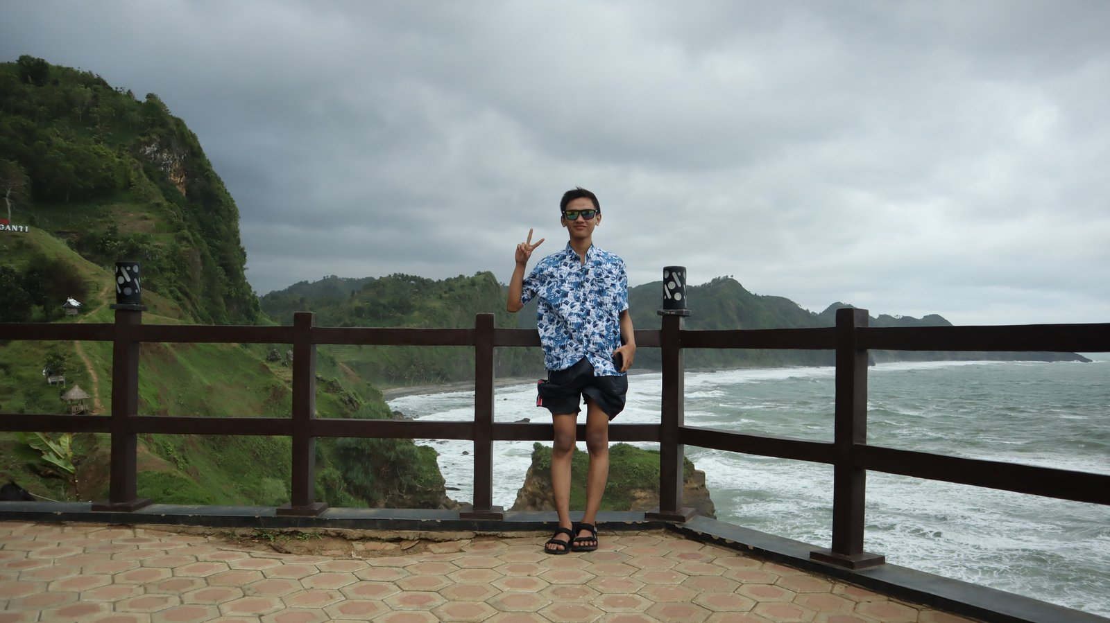 Pantai Menganti Kebumen 1